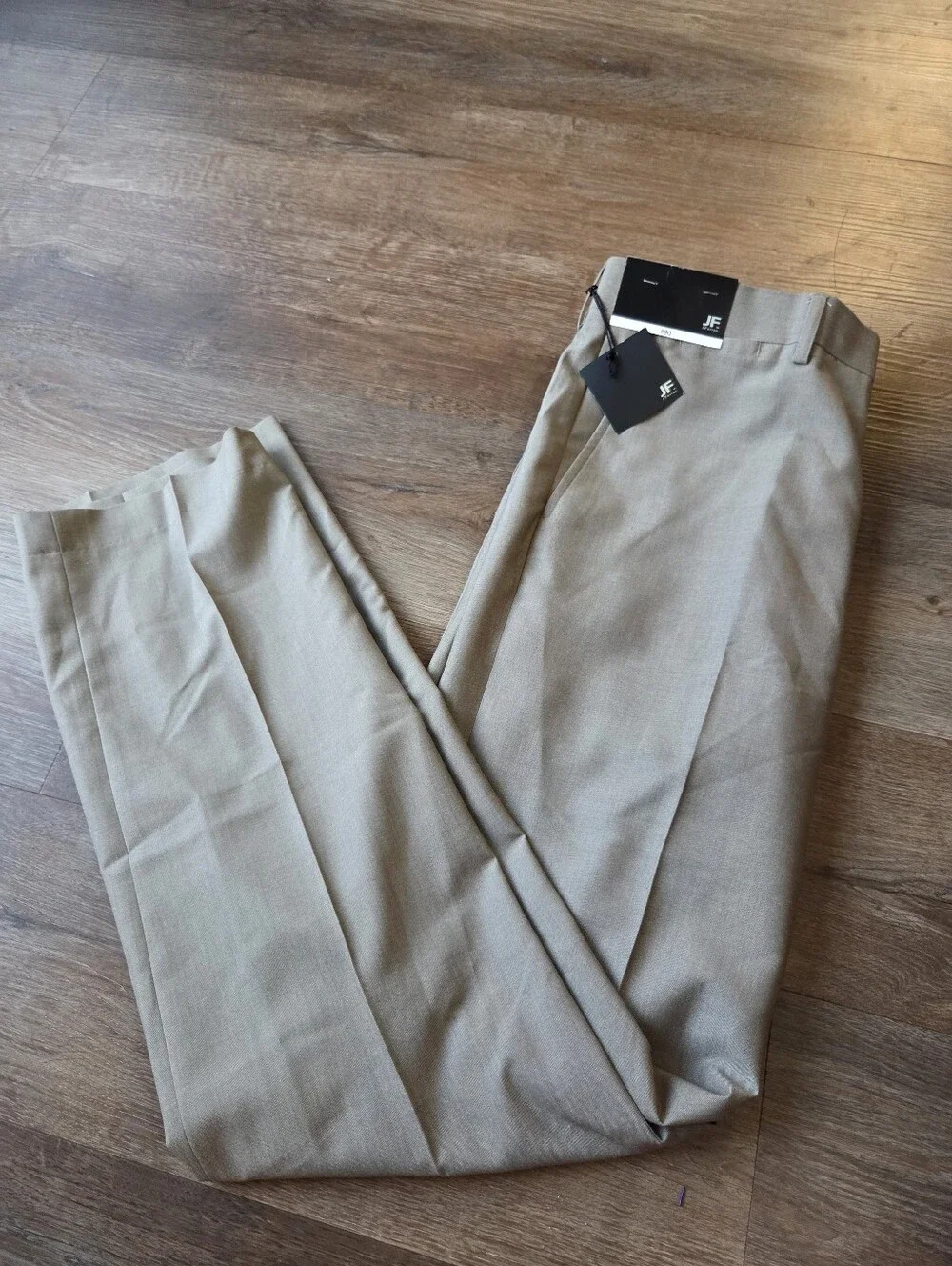 NWT J. Ferrar Tan/Beige Dress Pants Slacks Flat Front Size 34x34. Brand new